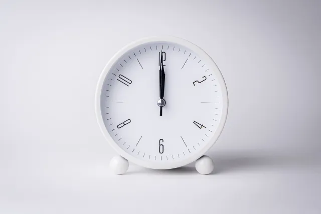 「0時」と「24時」の違いとは？使い分けを詳しく解説