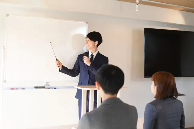 講話　講演　違い　使い分け　意味