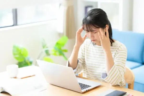 愚痴　ぼやき　違い　意味　使い分け　例文