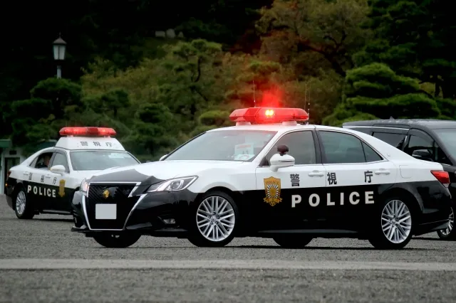 保安官　警察官　違い