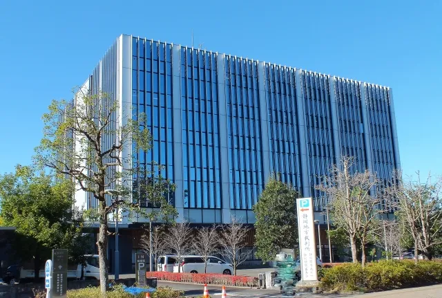 会社更生法　民事再生法　違い