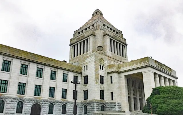 幹事長　総理　違い　どっちが偉い　どっちが上　意味