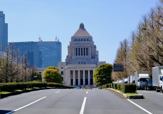 選対委員長 　わかりやすく　役割　幹事長　違い　意味