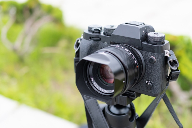 録る　撮る　違い　意味　使い分け　とる