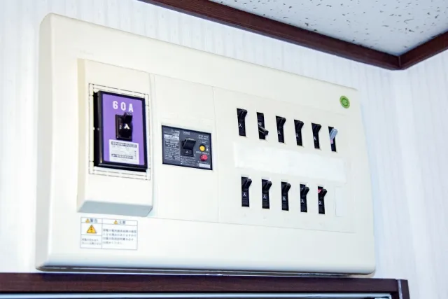 漏電遮断器 ブレーカー　違い　意味　見分け方