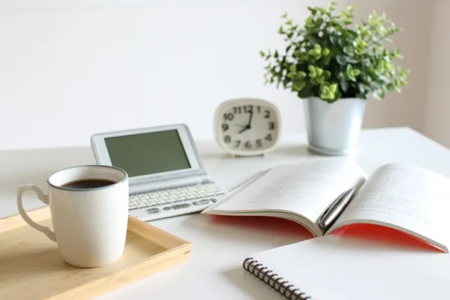 自学 独学 違い