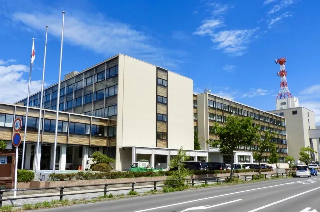 「公共施設」と「公用施設」の違いは?意味をわかりやすく解説