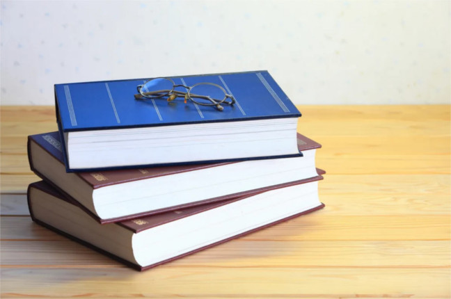 何かしら　何らか　違い　意味640px