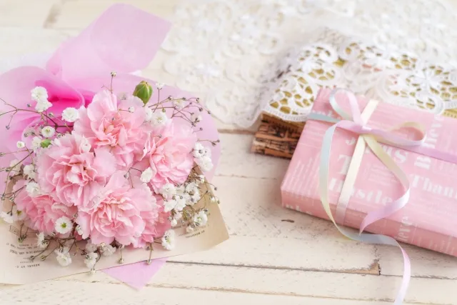 親愛　恋愛　違い　意味　使い分け