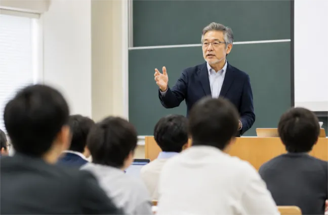 教授・客員教授・特任教授の違いは？役割や立場
